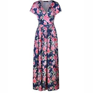 V-neck Floral Pattern Maxi Dress with POCKETS!